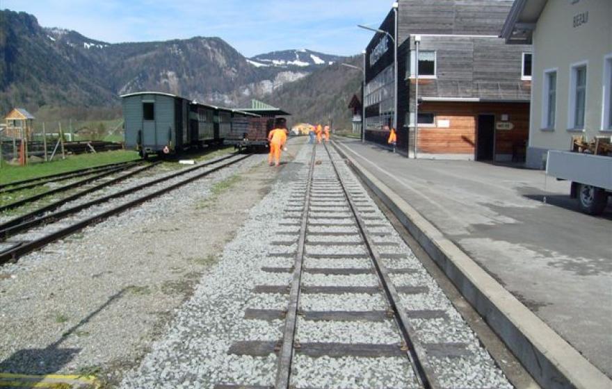 Neues Schotterbett in Bezau