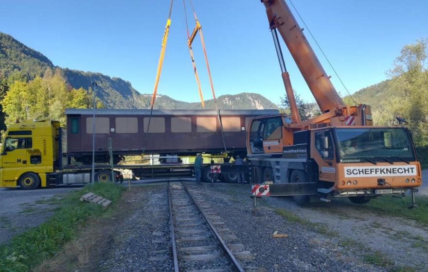 Abtransport des 2. Vierachser Waggons zur Bearbeitung nach Meiningen