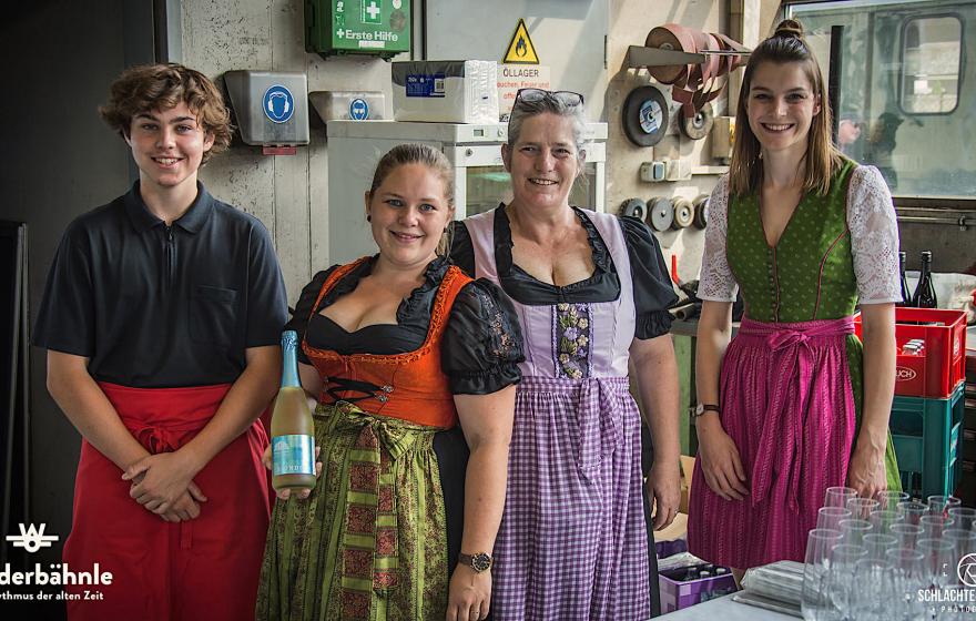 ...dank unserem Gastro-Team und der Mithilfe von Schülerinnen und Schülern der Tourismusschule Bezau.